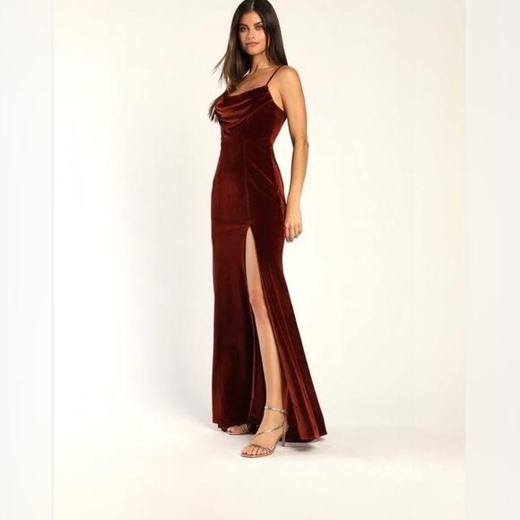 NEW! Velvet Velour Maxi Gown Dress Tie Back Burgundy Red SZ M - Picture 3 of 10